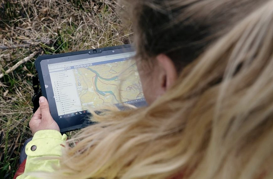 Forstwirtschaft wird digital – mit Tablet und GPS im Wald