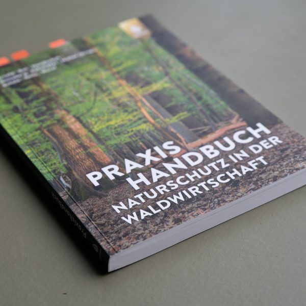 Rezension: Praxis Handbuch – Naturschutz in der Waldwirtschaft